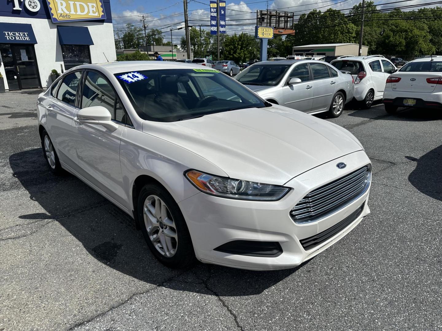 2014 WHITE Ford Fusion SE (1FA6P0H77E5) with an 2.5L L4 DOHC 16V engine, located at 1254 Manheim Pike, Lancaster, PA, 17601, (717) 393-9133, 40.062870, -76.323273 - Photo#2