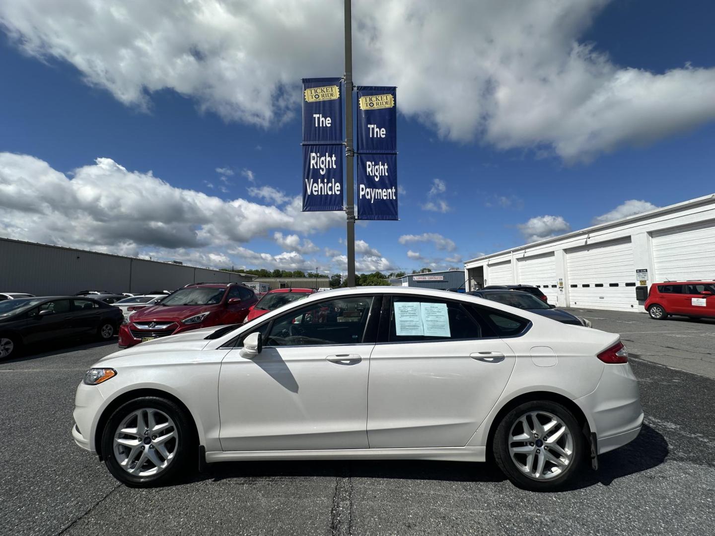 2014 WHITE Ford Fusion SE (1FA6P0H77E5) with an 2.5L L4 DOHC 16V engine, located at 1254 Manheim Pike, Lancaster, PA, 17601, (717) 393-9133, 40.062870, -76.323273 - Photo#7