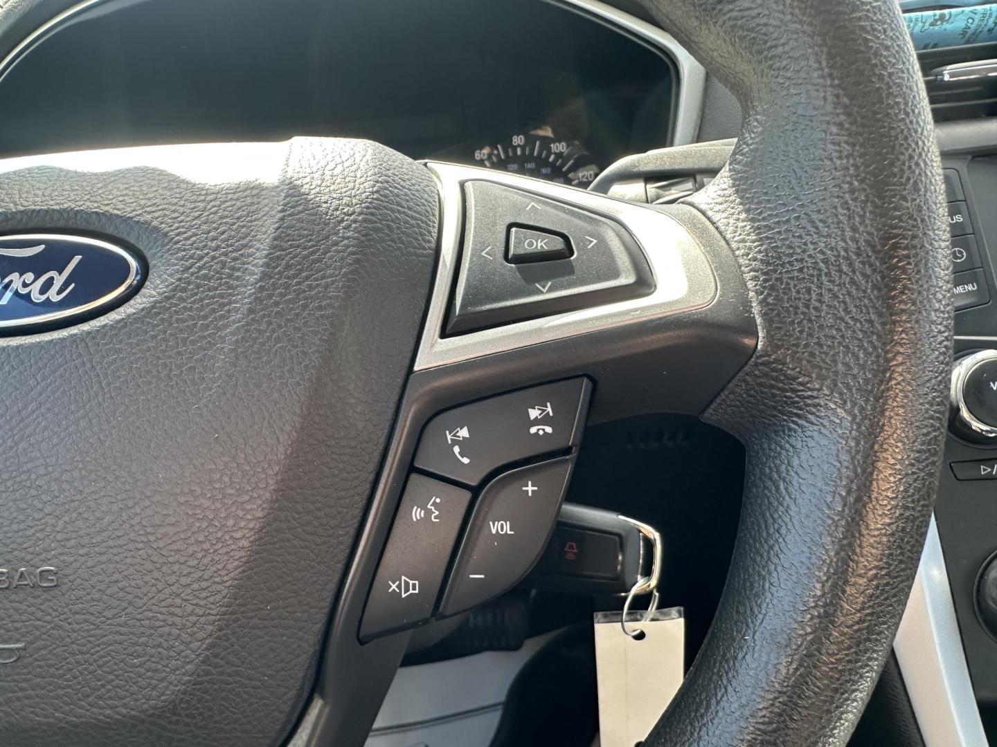 2014 WHITE Ford Fusion SE (1FA6P0H77E5) with an 2.5L L4 DOHC 16V engine, located at 1254 Manheim Pike, Lancaster, PA, 17601, (717) 393-9133, 40.062870, -76.323273 - Photo#11