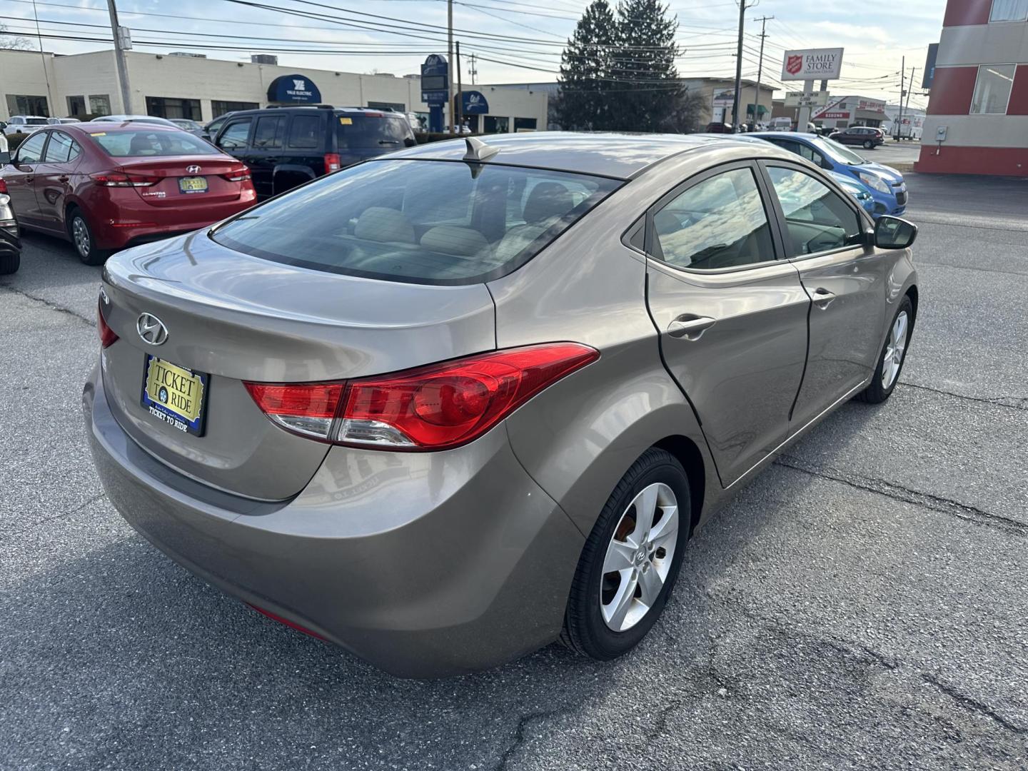 2013 TAUPE Hyundai Elantra Limited (5NPDH4AE7DH) with an 1.8L L4 DOHC 16V engine, 6-Speed Automatic transmission, located at 1254 Manheim Pike, Lancaster, PA, 17601, (717) 393-9133, 40.062870, -76.323273 - Photo#5
