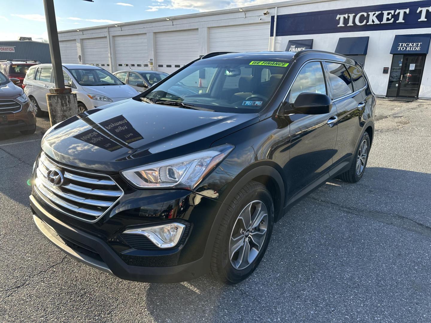 2016 BLACK Hyundai Santa Fe SE AWD (KM8SMDHF5GU) with an 3.3L V6 DOHC 24V engine, 6A transmission, located at 1254 Manheim Pike, Lancaster, PA, 17601, (717) 393-9133, 40.062870, -76.323273 - Photo#3
