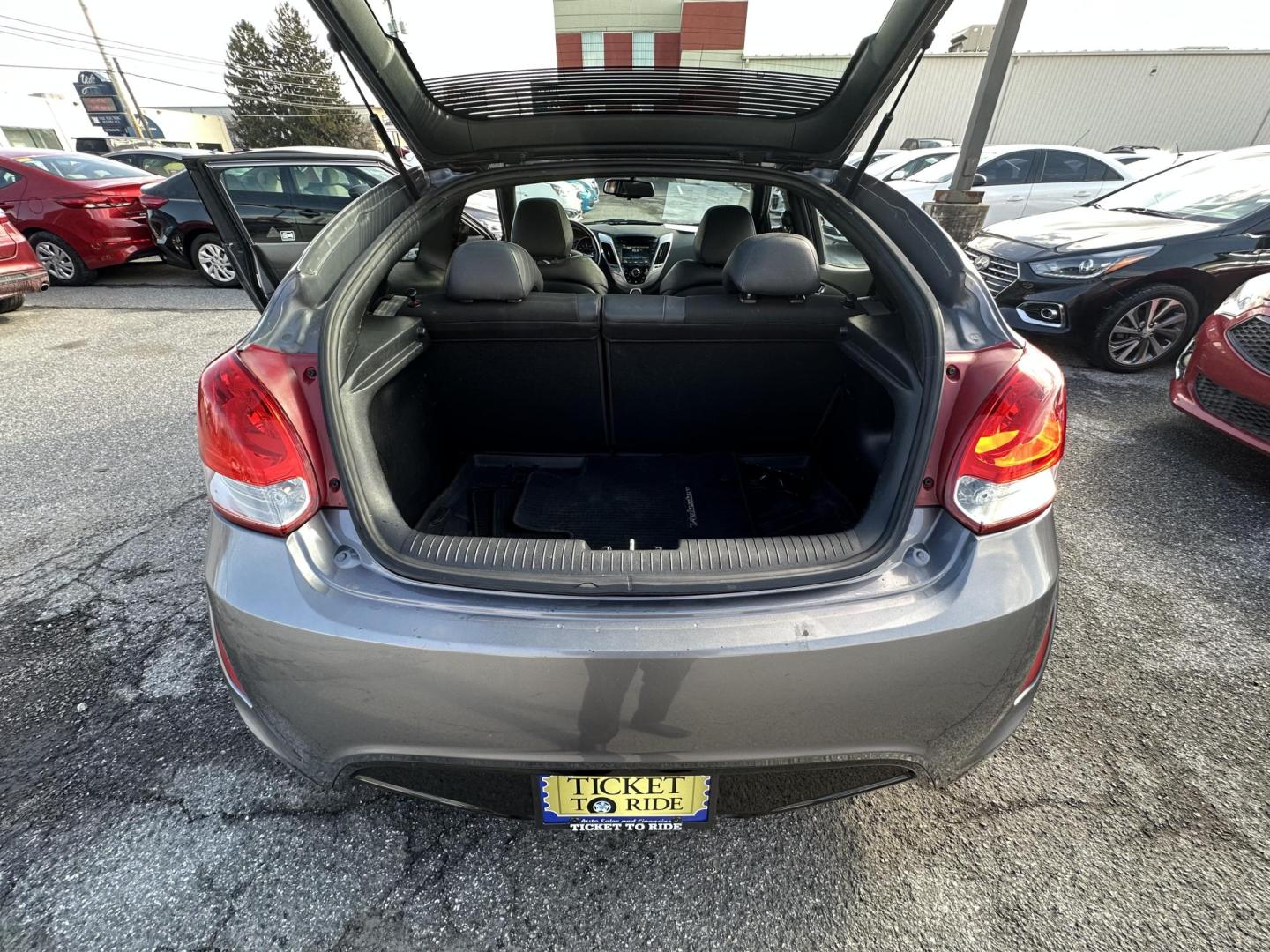 2016 GRAY Hyundai Veloster Base 6MT (KMHTC6AD6GU) with an 1.6L L4 DOHC 16V engine, 6-Speed Manual transmission, located at 1254 Manheim Pike, Lancaster, PA, 17601, (717) 393-9133, 40.062870, -76.323273 - Photo#10