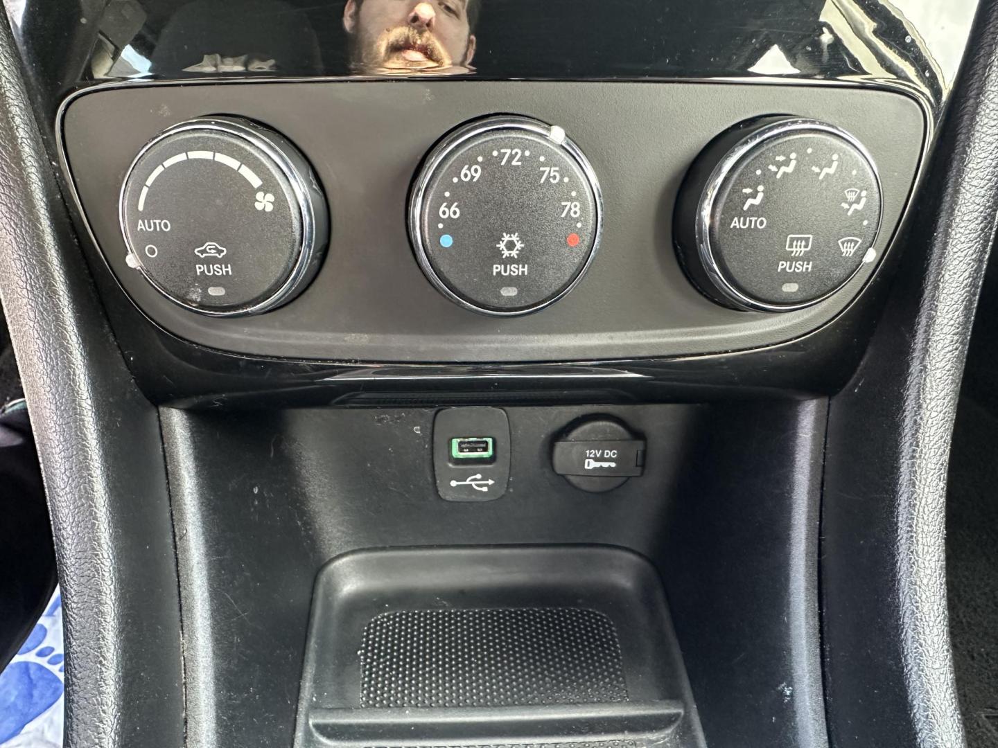 2013 GRAY Chrysler 200 Touring (1C3CCBBB6DN) with an 2.4L L4 DOHC 16V engine, 6-Speed Automatic transmission, located at 1254 Manheim Pike, Lancaster, PA, 17601, (717) 393-9133, 40.062870, -76.323273 - Photo#18