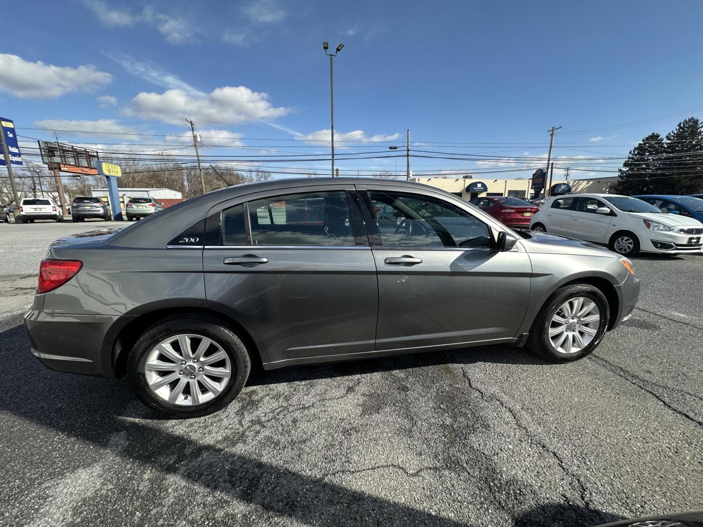 2013 GRAY Chrysler 200 Touring (1C3CCBBB6DN) with an 2.4L L4 DOHC 16V engine, 6-Speed Automatic transmission, located at 1254 Manheim Pike, Lancaster, PA, 17601, (717) 393-9133, 40.062870, -76.323273 - Photo#4