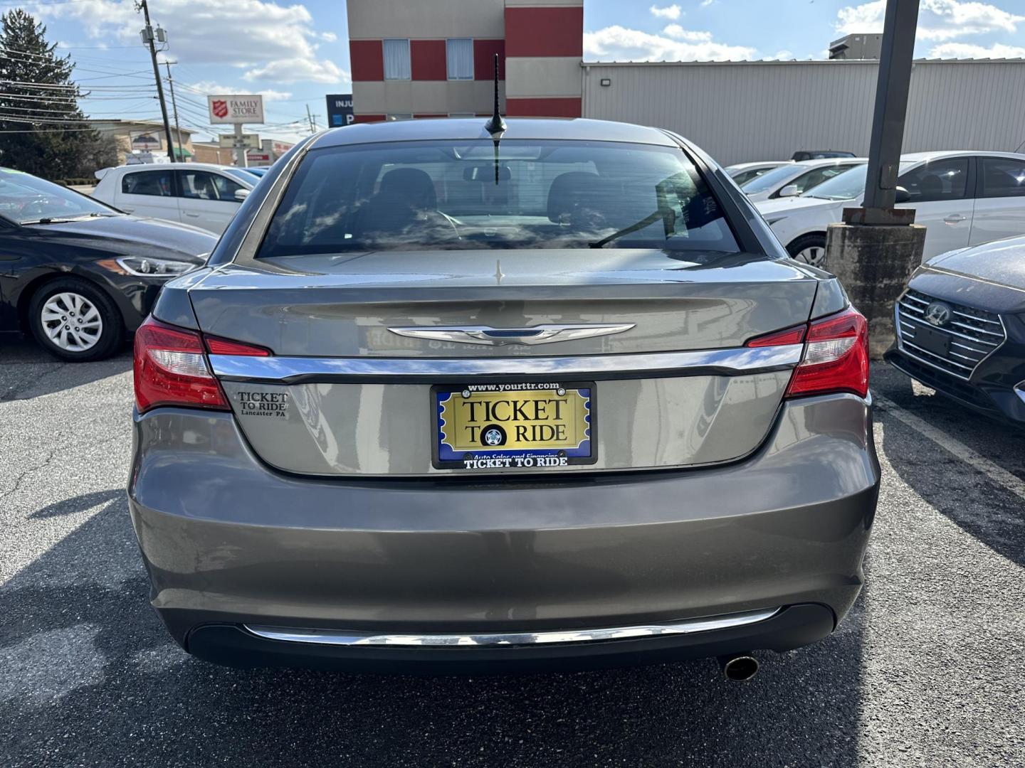 2013 GRAY Chrysler 200 Touring (1C3CCBBB6DN) with an 2.4L L4 DOHC 16V engine, 6-Speed Automatic transmission, located at 1254 Manheim Pike, Lancaster, PA, 17601, (717) 393-9133, 40.062870, -76.323273 - Photo#5