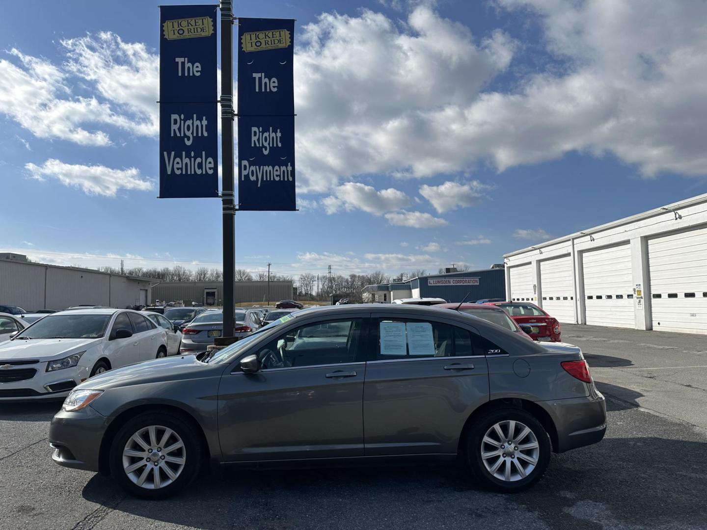 2013 GRAY Chrysler 200 Touring (1C3CCBBB6DN) with an 2.4L L4 DOHC 16V engine, 6-Speed Automatic transmission, located at 1254 Manheim Pike, Lancaster, PA, 17601, (717) 393-9133, 40.062870, -76.323273 - Photo#7