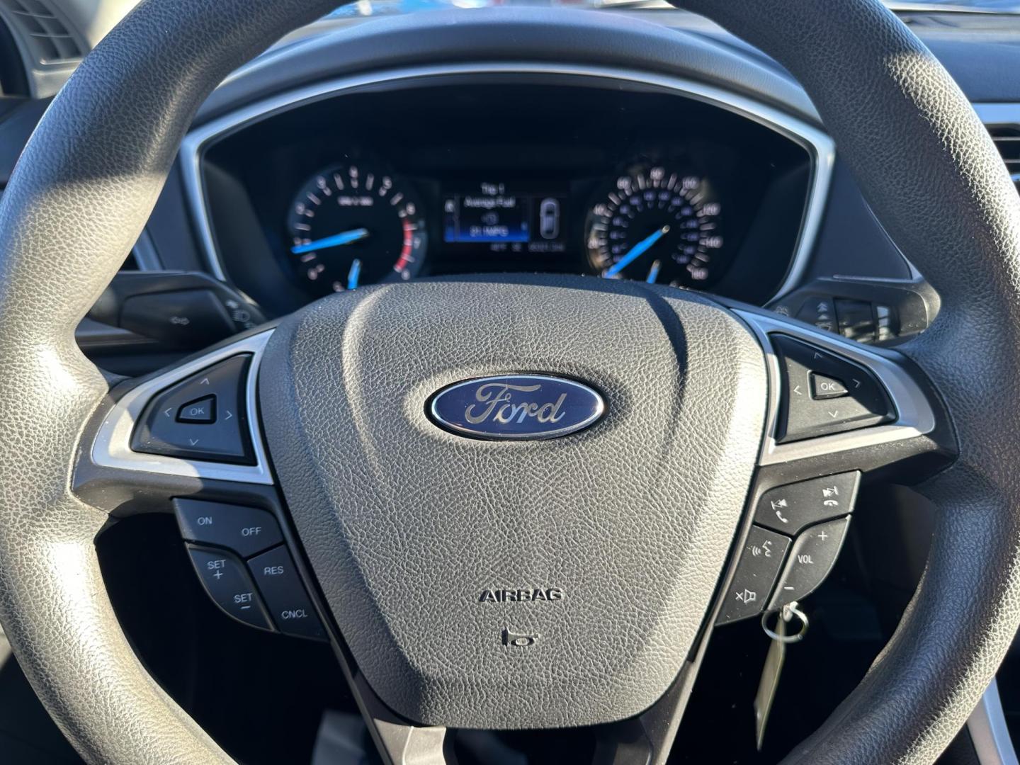 2014 WHITE Ford Fusion SE (1FA6P0H72E5) with an 2.5L L4 DOHC 16V engine, located at 1254 Manheim Pike, Lancaster, PA, 17601, (717) 393-9133, 40.062870, -76.323273 - Photo#10