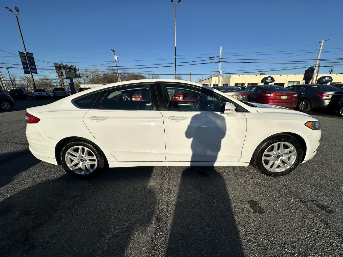 2014 WHITE Ford Fusion SE (1FA6P0H72E5) with an 2.5L L4 DOHC 16V engine, located at 1254 Manheim Pike, Lancaster, PA, 17601, (717) 393-9133, 40.062870, -76.323273 - Photo#5