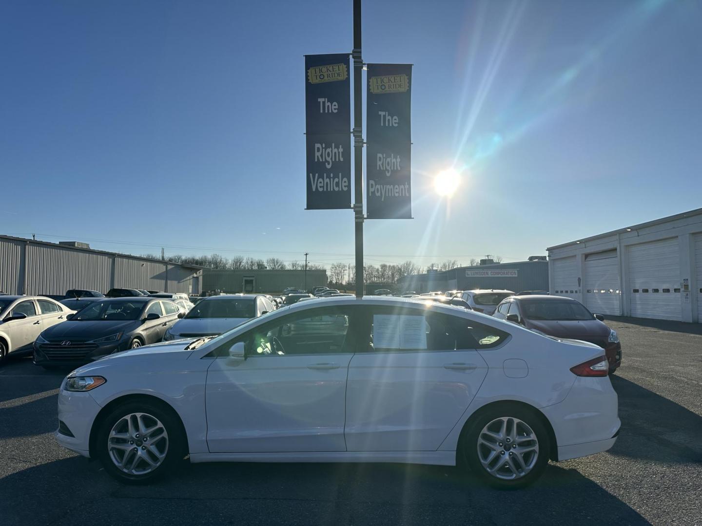 2014 WHITE Ford Fusion SE (1FA6P0H72E5) with an 2.5L L4 DOHC 16V engine, located at 1254 Manheim Pike, Lancaster, PA, 17601, (717) 393-9133, 40.062870, -76.323273 - Photo#7