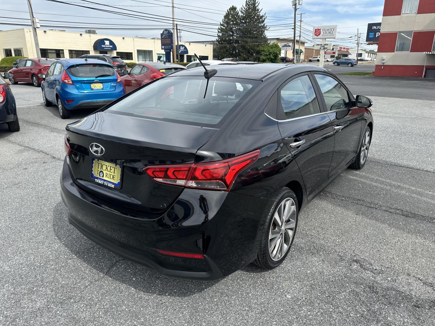 2018 BLACK Hyundai Accent Limited 4-Door 6A (3KPC34A35JE) with an 1.6L L4 DOHC 16V engine, 6A transmission, located at 1254 Manheim Pike, Lancaster, PA, 17601, (717) 393-9133, 40.062870, -76.323273 - Photo#5