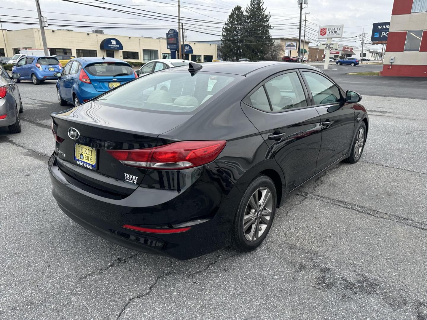 2017 BLACK Hyundai Elantra Limited (5NPD84LFXHH) with an 1.8L L4 DOHC 16V engine, 6A transmission, located at 1254 Manheim Pike, Lancaster, PA, 17601, (717) 393-9133, 40.062870, -76.323273 - Photo#7