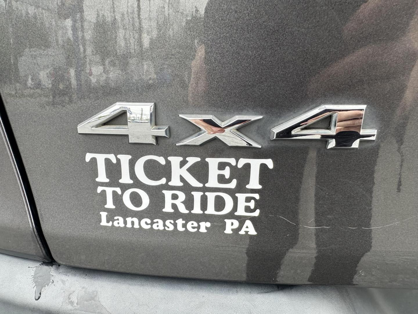 2015 DARK GRAY Jeep Cherokee Latitude 4WD (1C4PJMCSXFW) with an 3.2L V6 DOHC 24V engine, 9-Speed Automatic transmission, located at 1254 Manheim Pike, Lancaster, PA, 17601, (717) 393-9133, 40.062870, -76.323273 - Photo#11
