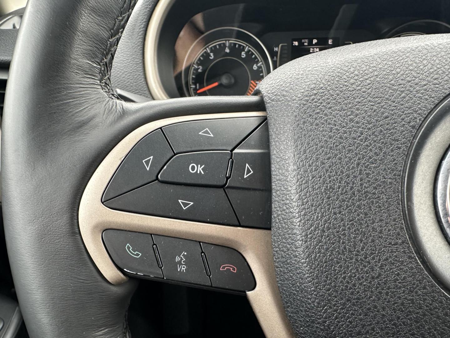 2015 DARK GRAY Jeep Cherokee Latitude 4WD (1C4PJMCSXFW) with an 3.2L V6 DOHC 24V engine, 9-Speed Automatic transmission, located at 1254 Manheim Pike, Lancaster, PA, 17601, (717) 393-9133, 40.062870, -76.323273 - Photo#15
