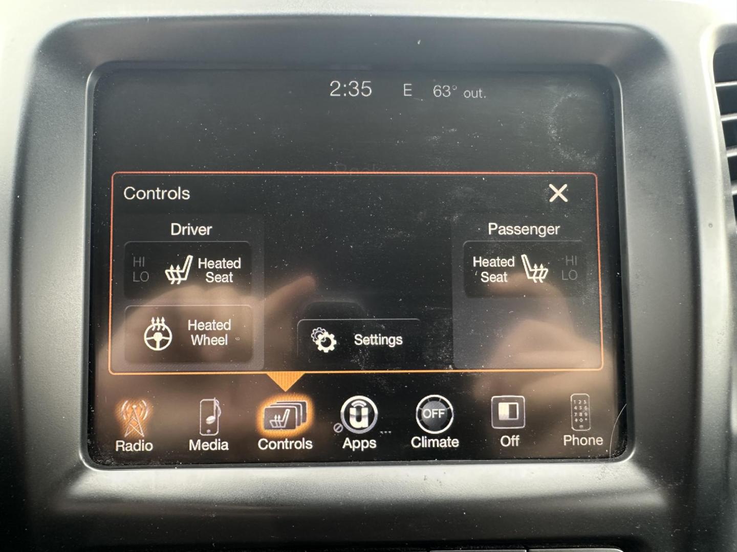 2015 DARK GRAY Jeep Cherokee Latitude 4WD (1C4PJMCSXFW) with an 3.2L V6 DOHC 24V engine, 9-Speed Automatic transmission, located at 1254 Manheim Pike, Lancaster, PA, 17601, (717) 393-9133, 40.062870, -76.323273 - Photo#20