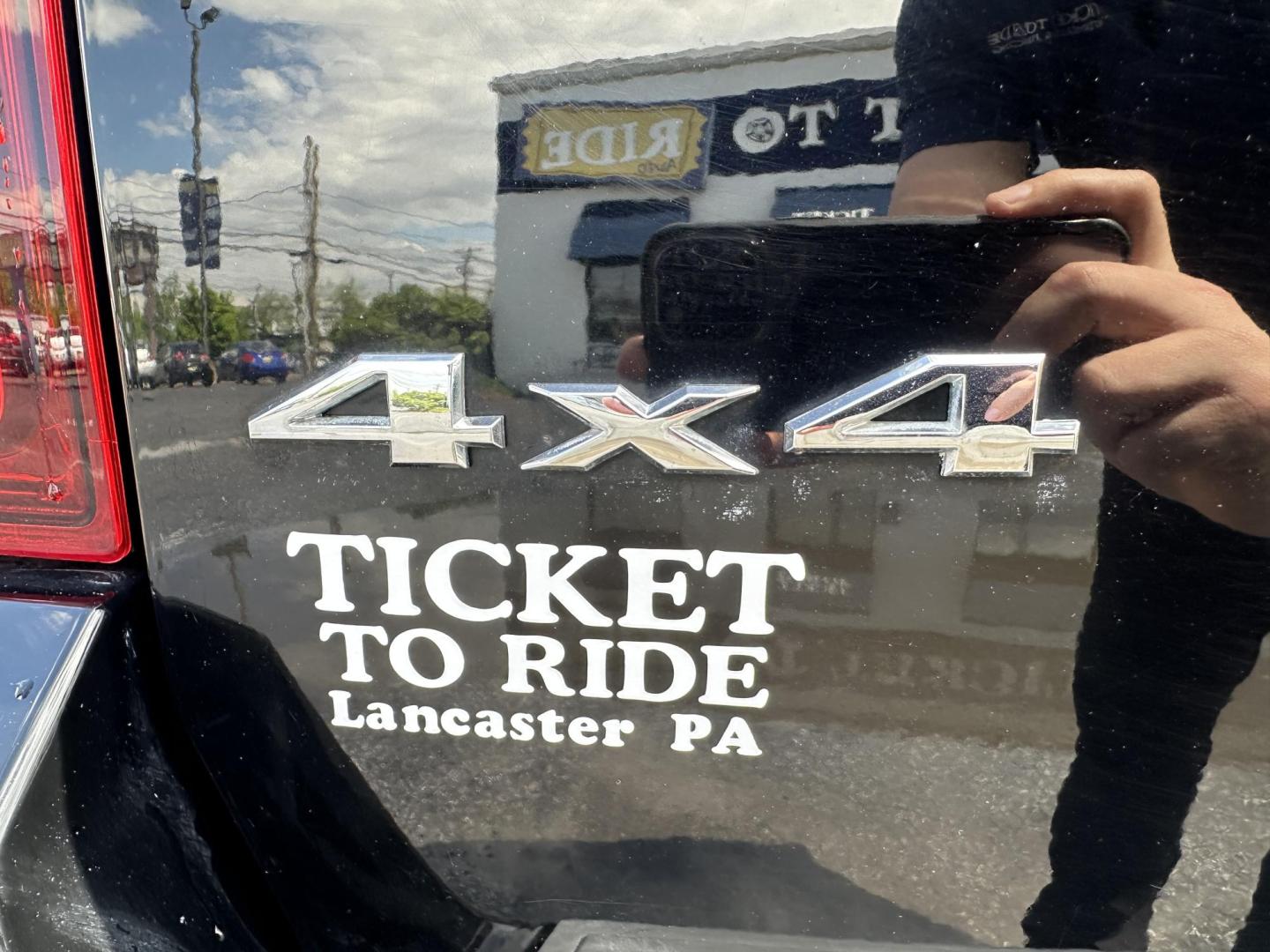2015 BLACK Jeep Compass Latitude 4WD (1C4NJDEB8FD) with an 2.4L L4 DOHC 16V engine, Continuously Variable Transmission transmission, located at 1254 Manheim Pike, Lancaster, PA, 17601, (717) 393-9133, 40.062870, -76.323273 - Photo#13