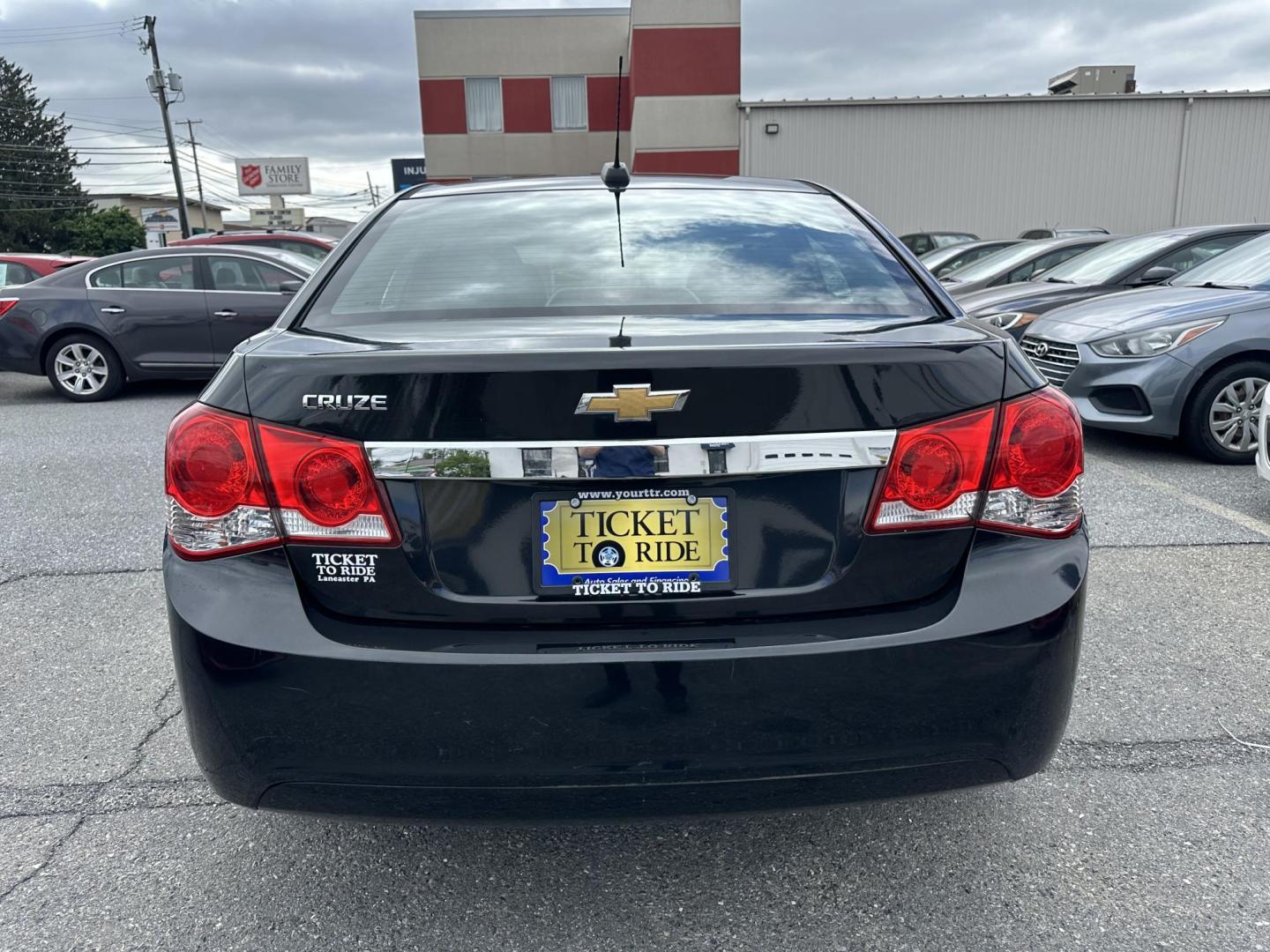 2016 DARK GRAY Chevrolet Cruze Limited LS Auto (1G1PC5SG1G7) with an 1.8L L4 DOHC 16V FFV engine, 6A transmission, located at 1254 Manheim Pike, Lancaster, PA, 17601, (717) 393-9133, 40.062870, -76.323273 - Photo#5