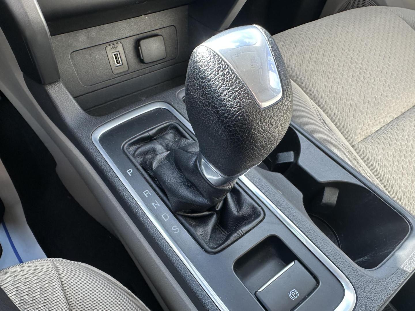 2017 WHITE Ford Escape SE FWD (1FMCU0GD0HU) with an 1.5L L4 DOHC 16V engine, 6A transmission, located at 1254 Manheim Pike, Lancaster, PA, 17601, (717) 393-9133, 40.062870, -76.323273 - Photo#16