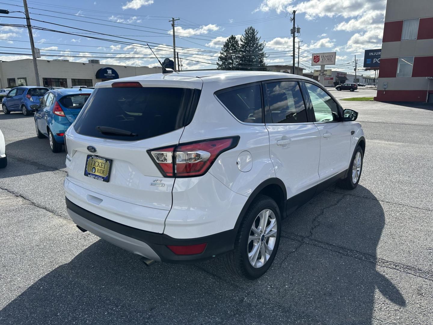 2017 WHITE Ford Escape SE FWD (1FMCU0GD0HU) with an 1.5L L4 DOHC 16V engine, 6A transmission, located at 1254 Manheim Pike, Lancaster, PA, 17601, (717) 393-9133, 40.062870, -76.323273 - Photo#7