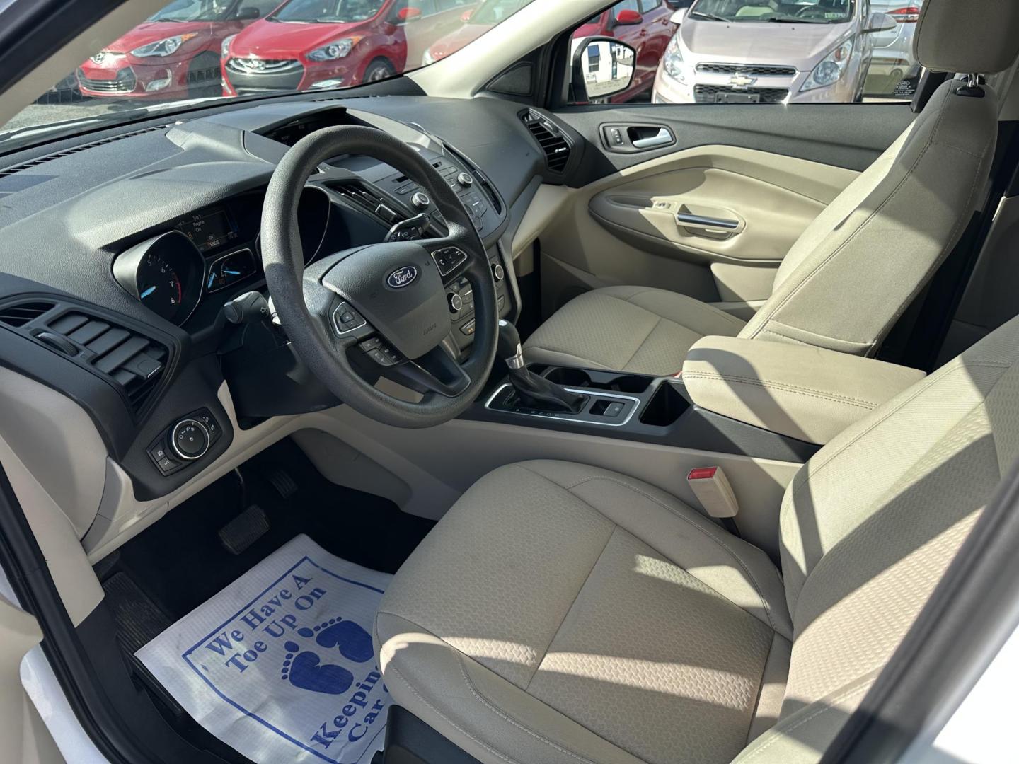 2017 WHITE Ford Escape SE FWD (1FMCU0GD0HU) with an 1.5L L4 DOHC 16V engine, 6A transmission, located at 1254 Manheim Pike, Lancaster, PA, 17601, (717) 393-9133, 40.062870, -76.323273 - Photo#8