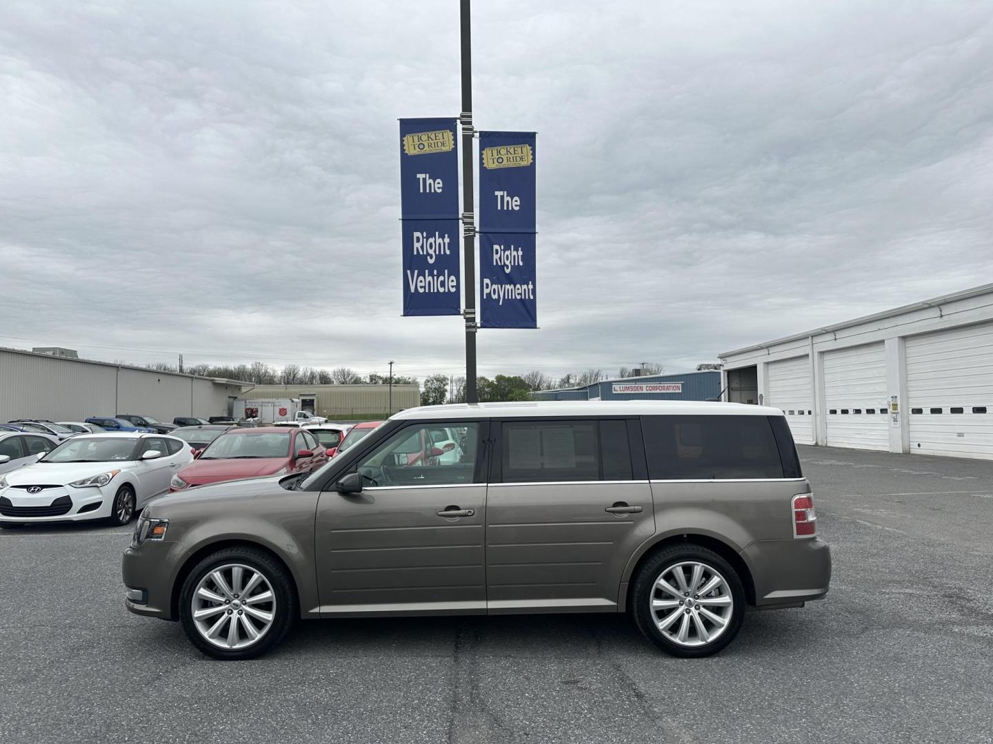 2013 GOLD Ford Flex SEL AWD (2FMHK6C86DB) with an 3.5L V6 DOHC 24V engine, 6-Speed Automatic Overdrive transmission, located at 1254 Manheim Pike, Lancaster, PA, 17601, (717) 393-9133, 40.062870, -76.323273 - Photo#10