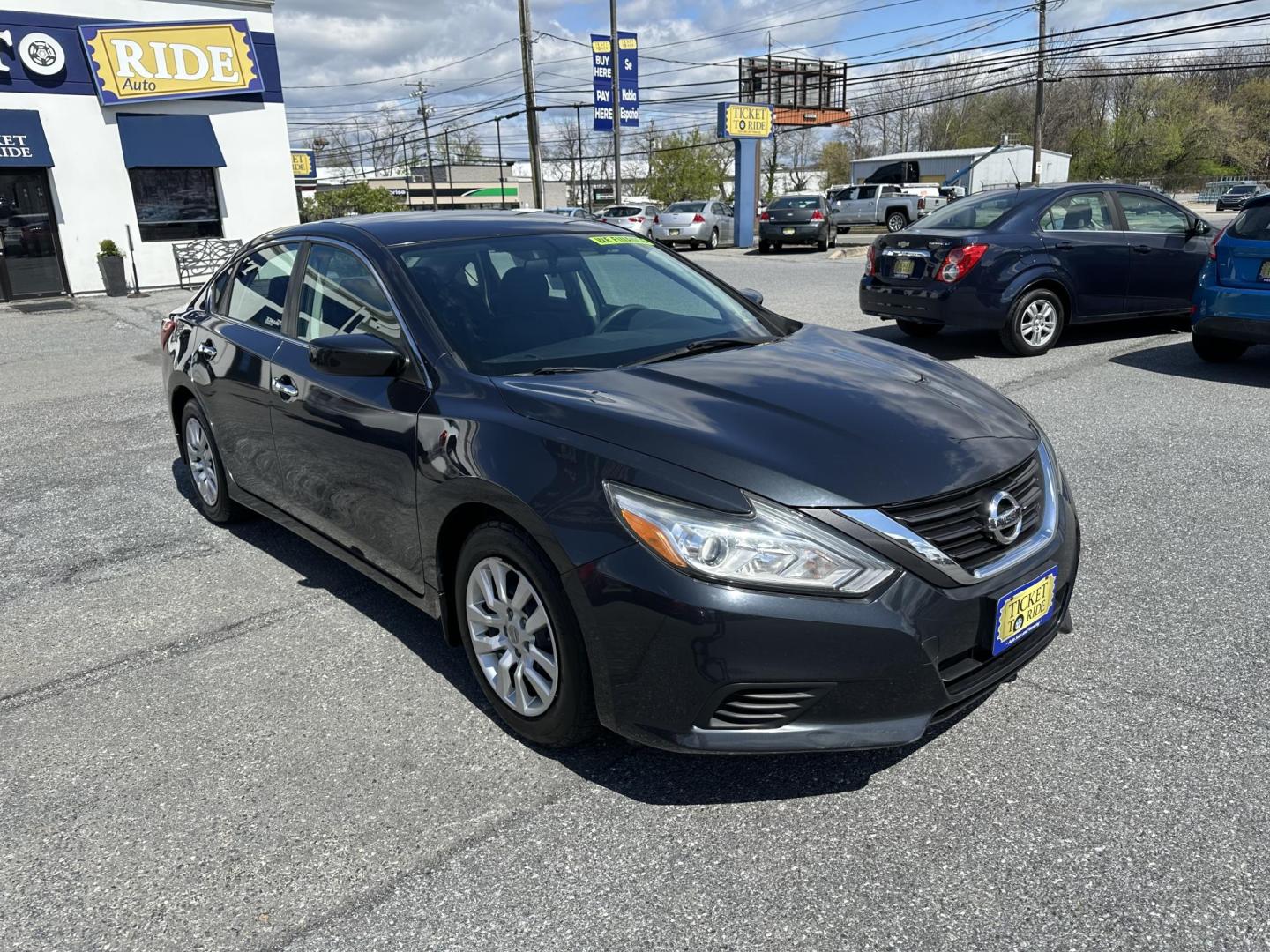 2016 GRAY Nissan Altima 2.5 SL (1N4AL3APXGC) with an 2.5L L4 DOHC 16V engine, CVT transmission, located at 1254 Manheim Pike, Lancaster, PA, 17601, (717) 393-9133, 40.062870, -76.323273 - Photo#2