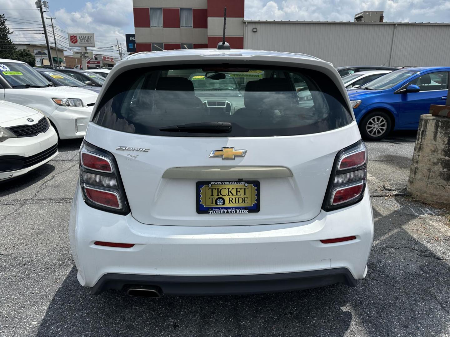 2018 WHITE Chevrolet Sonic FL Auto Hatchback (1G1JG6SG0J4) with an 1.8L L4 DOHC 24V engine, 6A transmission, located at 1254 Manheim Pike, Lancaster, PA, 17601, (717) 393-9133, 40.062870, -76.323273 - Photo#5