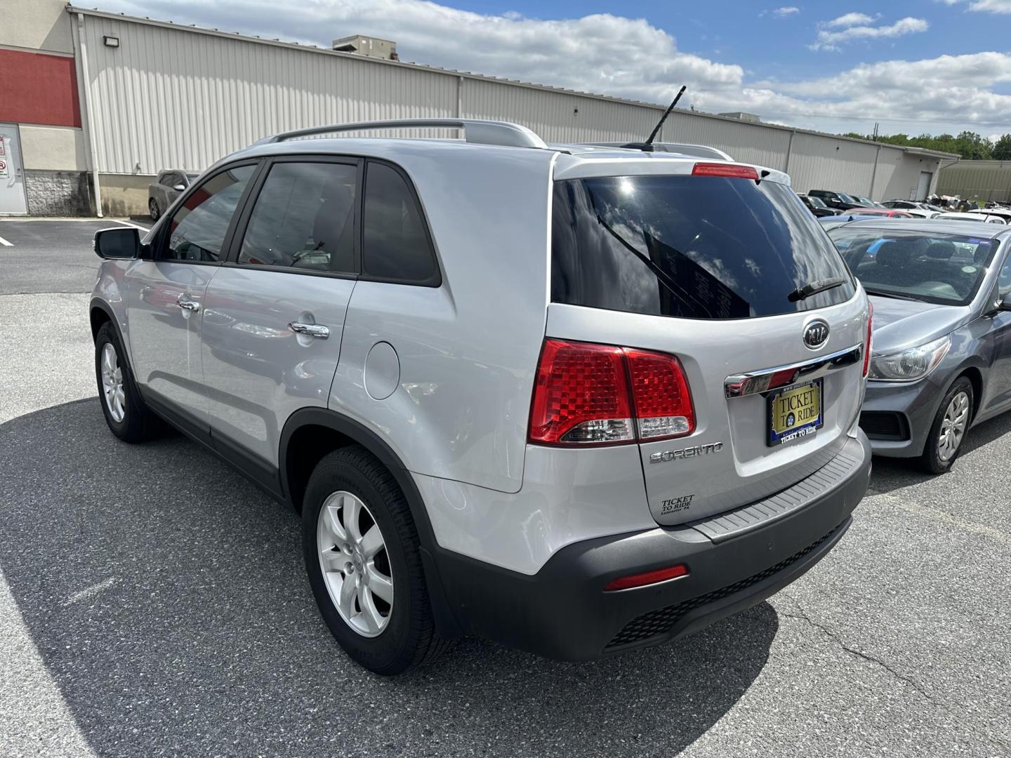 2013 SILVER Kia Sorento LX 2WD (5XYKT3A68DG) with an 2.4L L4 DOHC 16V engine, 6-Speed Automatic transmission, located at 1254 Manheim Pike, Lancaster, PA, 17601, (717) 393-9133, 40.062870, -76.323273 - Photo#4