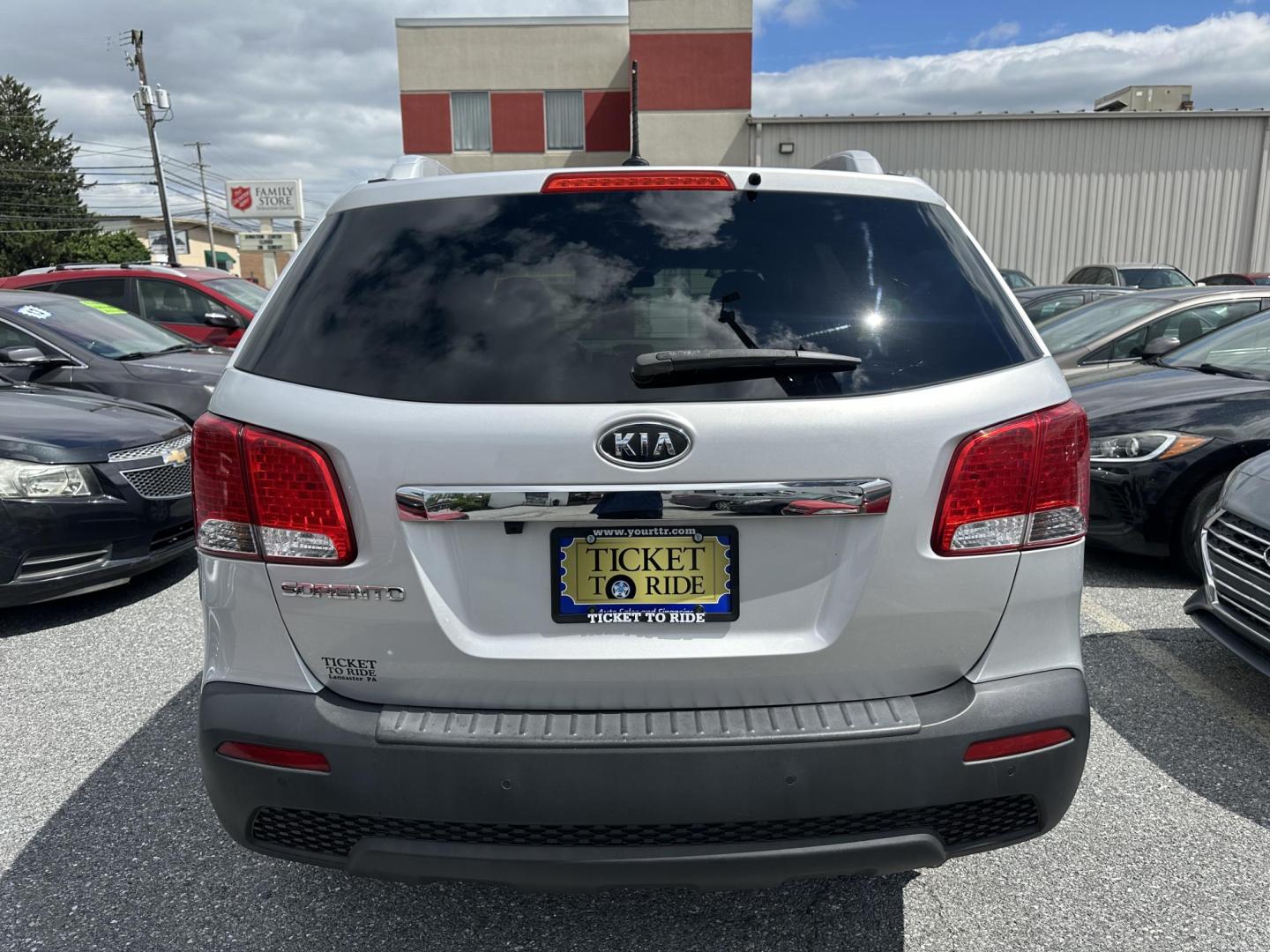 2013 SILVER Kia Sorento LX 2WD (5XYKT3A68DG) with an 2.4L L4 DOHC 16V engine, 6-Speed Automatic transmission, located at 1254 Manheim Pike, Lancaster, PA, 17601, (717) 393-9133, 40.062870, -76.323273 - Photo#5