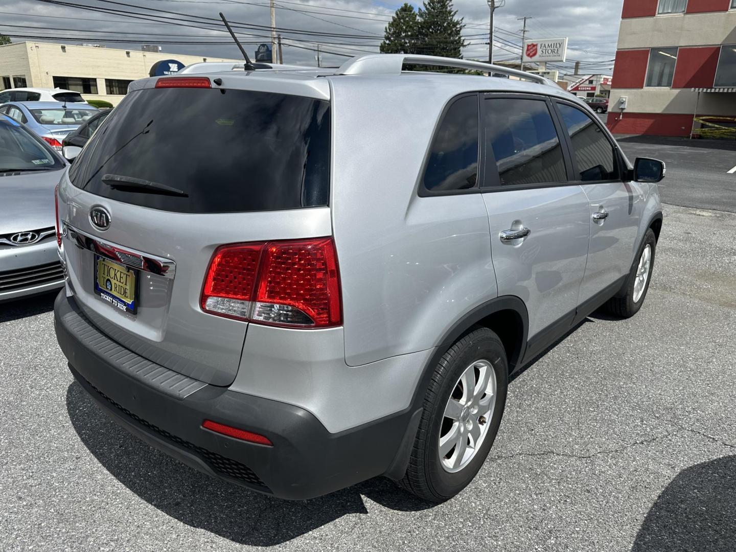 2013 SILVER Kia Sorento LX 2WD (5XYKT3A68DG) with an 2.4L L4 DOHC 16V engine, 6-Speed Automatic transmission, located at 1254 Manheim Pike, Lancaster, PA, 17601, (717) 393-9133, 40.062870, -76.323273 - Photo#6