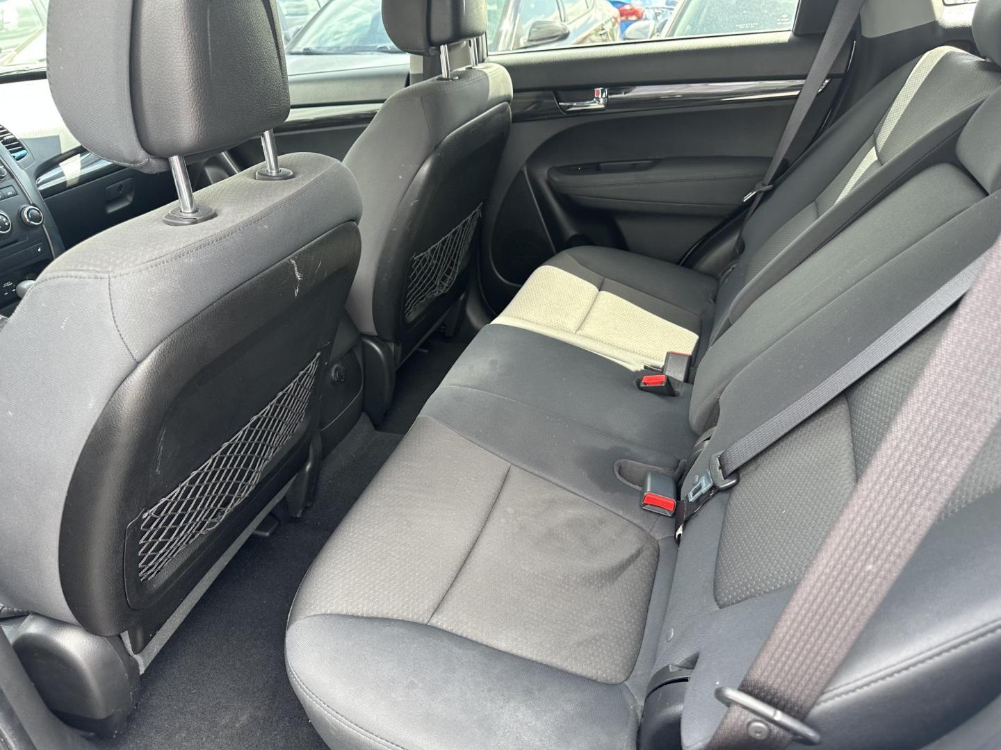 2013 SILVER Kia Sorento LX 2WD (5XYKT3A68DG) with an 2.4L L4 DOHC 16V engine, 6-Speed Automatic transmission, located at 1254 Manheim Pike, Lancaster, PA, 17601, (717) 393-9133, 40.062870, -76.323273 - Photo#7