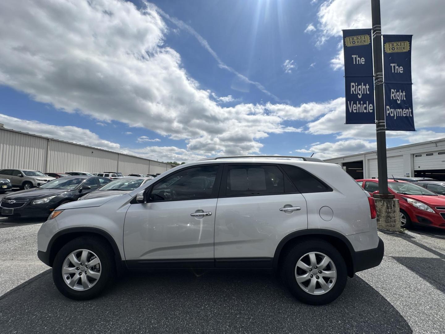 2013 SILVER Kia Sorento LX 2WD (5XYKT3A68DG) with an 2.4L L4 DOHC 16V engine, 6-Speed Automatic transmission, located at 1254 Manheim Pike, Lancaster, PA, 17601, (717) 393-9133, 40.062870, -76.323273 - Photo#9