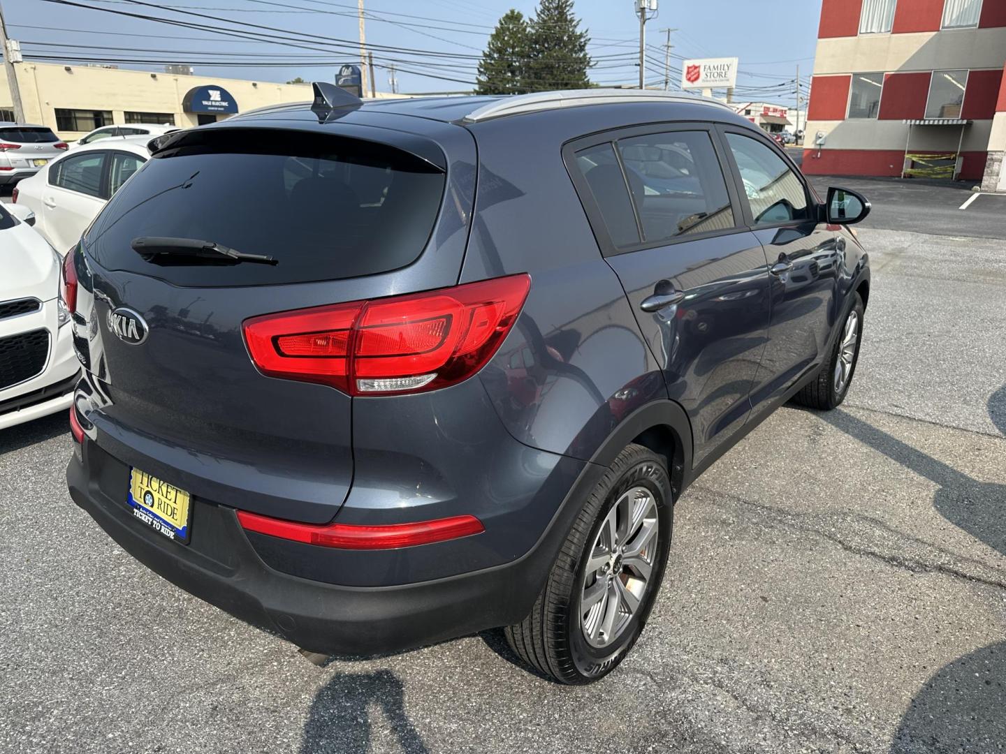 2015 BLUE Kia Sportage LX AWD (KNDPBCAC9F7) with an 2.4L V6 DOHC 24V engine, 6-Speed Automatic transmission, located at 1254 Manheim Pike, Lancaster, PA, 17601, (717) 393-9133, 40.062870, -76.323273 - Photo#4