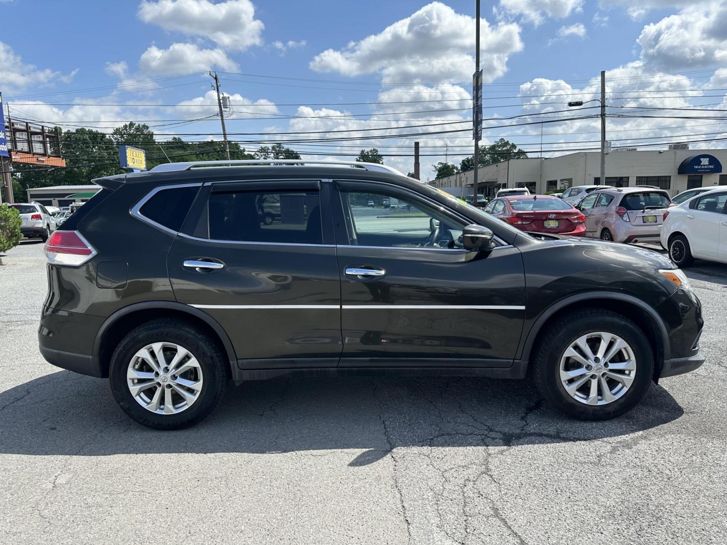 2015 DK GREEN Nissan Rogue S AWD (KNMAT2MV7FP) with an 2.5L L4 DOHC 16V engine, Continuously Variable Transmission transmission, located at 1254 Manheim Pike, Lancaster, PA, 17601, (717) 393-9133, 40.062870, -76.323273 - Photo#3