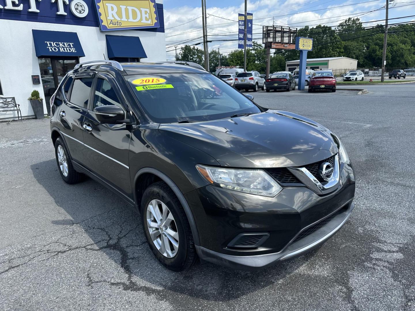 2015 DK GREEN Nissan Rogue S AWD (KNMAT2MV7FP) with an 2.5L L4 DOHC 16V engine, Continuously Variable Transmission transmission, located at 1254 Manheim Pike, Lancaster, PA, 17601, (717) 393-9133, 40.062870, -76.323273 - Photo#2