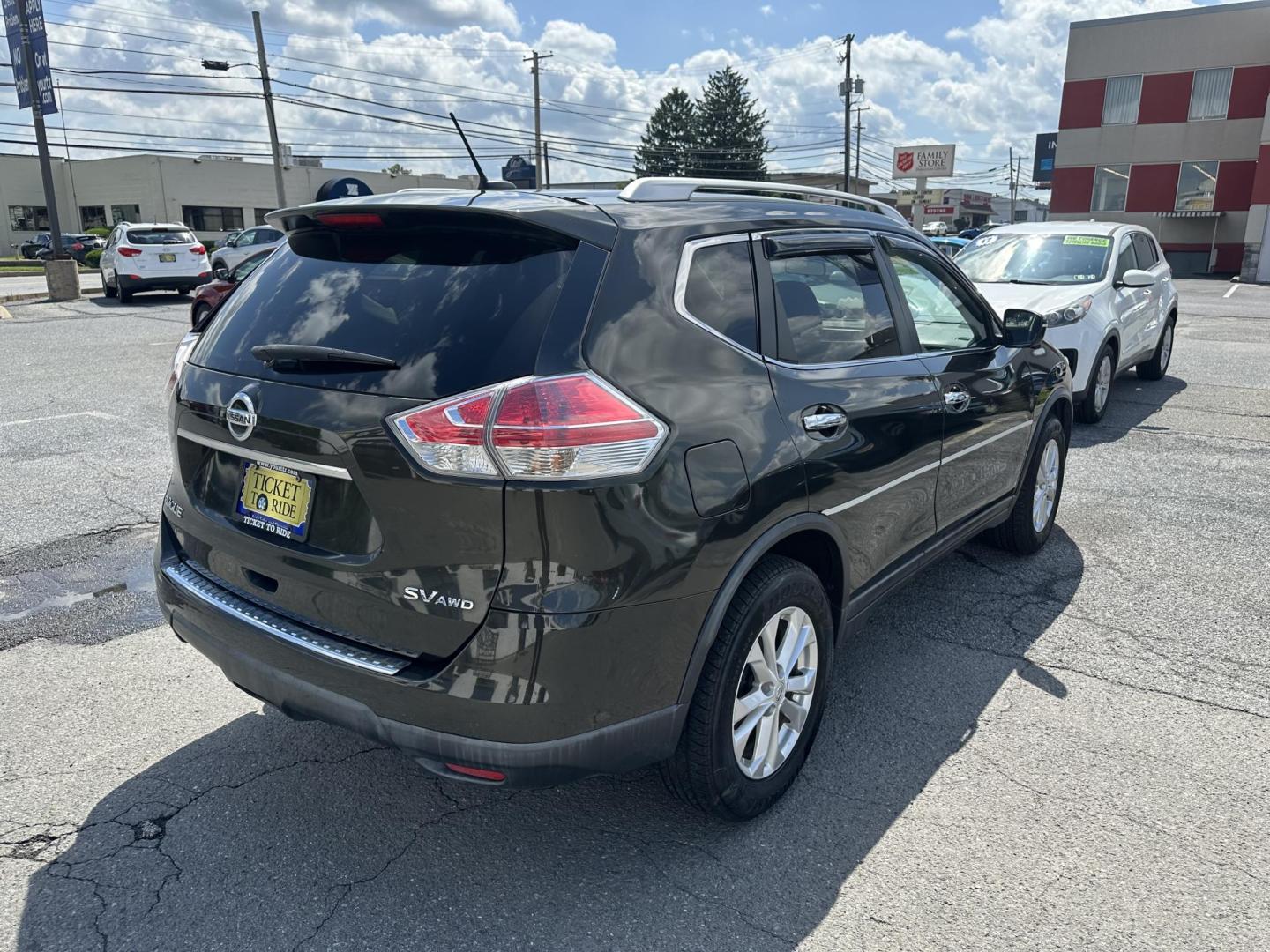 2015 DK GREEN Nissan Rogue S AWD (KNMAT2MV7FP) with an 2.5L L4 DOHC 16V engine, Continuously Variable Transmission transmission, located at 1254 Manheim Pike, Lancaster, PA, 17601, (717) 393-9133, 40.062870, -76.323273 - Photo#4
