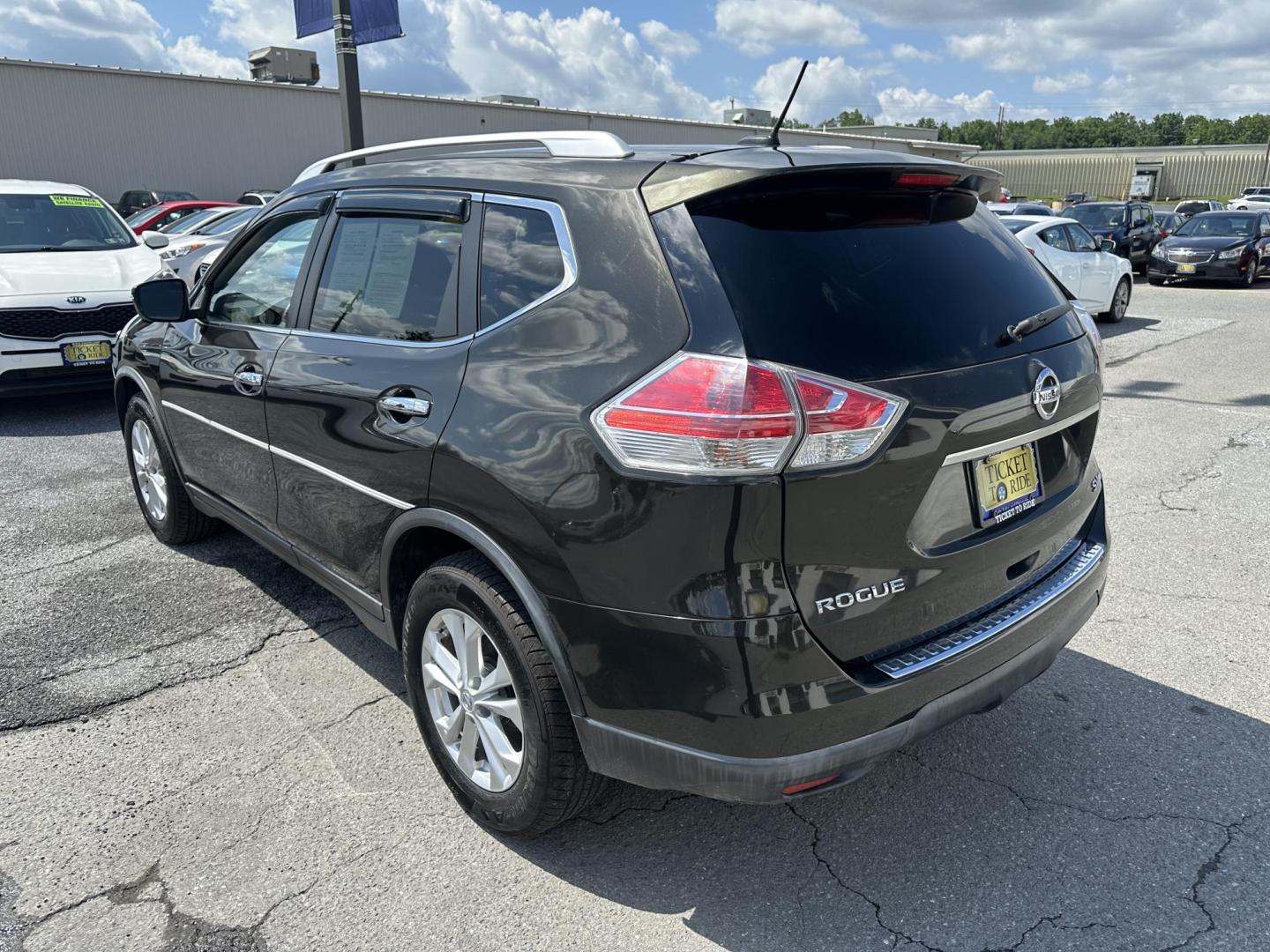 2015 DK GREEN Nissan Rogue S AWD (KNMAT2MV7FP) with an 2.5L L4 DOHC 16V engine, Continuously Variable Transmission transmission, located at 1254 Manheim Pike, Lancaster, PA, 17601, (717) 393-9133, 40.062870, -76.323273 - Photo#6