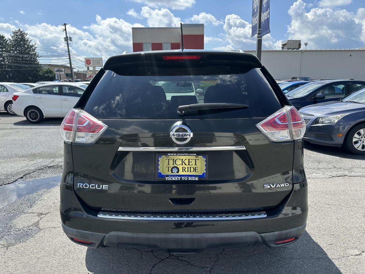 2015 DK GREEN Nissan Rogue S AWD (KNMAT2MV7FP) with an 2.5L L4 DOHC 16V engine, Continuously Variable Transmission transmission, located at 1254 Manheim Pike, Lancaster, PA, 17601, (717) 393-9133, 40.062870, -76.323273 - Photo#7