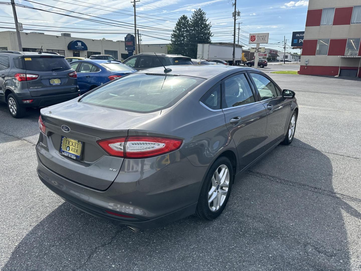 2013 GRAY Ford Fusion SE (3FA6P0H75DR) with an 2.5L L4 DOHC 16V engine, located at 1254 Manheim Pike, Lancaster, PA, 17601, (717) 393-9133, 40.062870, -76.323273- Photo#6