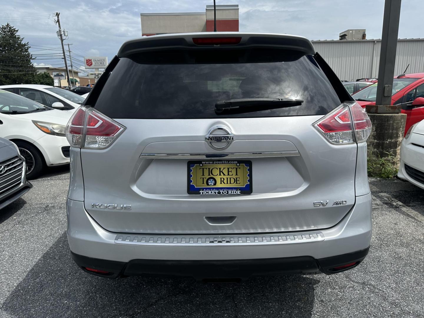 2015 SILVER Nissan Rogue S AWD (KNMAT2MV6FP) with an 2.5L L4 DOHC 16V engine, Continuously Variable Transmission transmission, located at 1254 Manheim Pike, Lancaster, PA, 17601, (717) 393-9133, 40.062870, -76.323273 - Photo#7