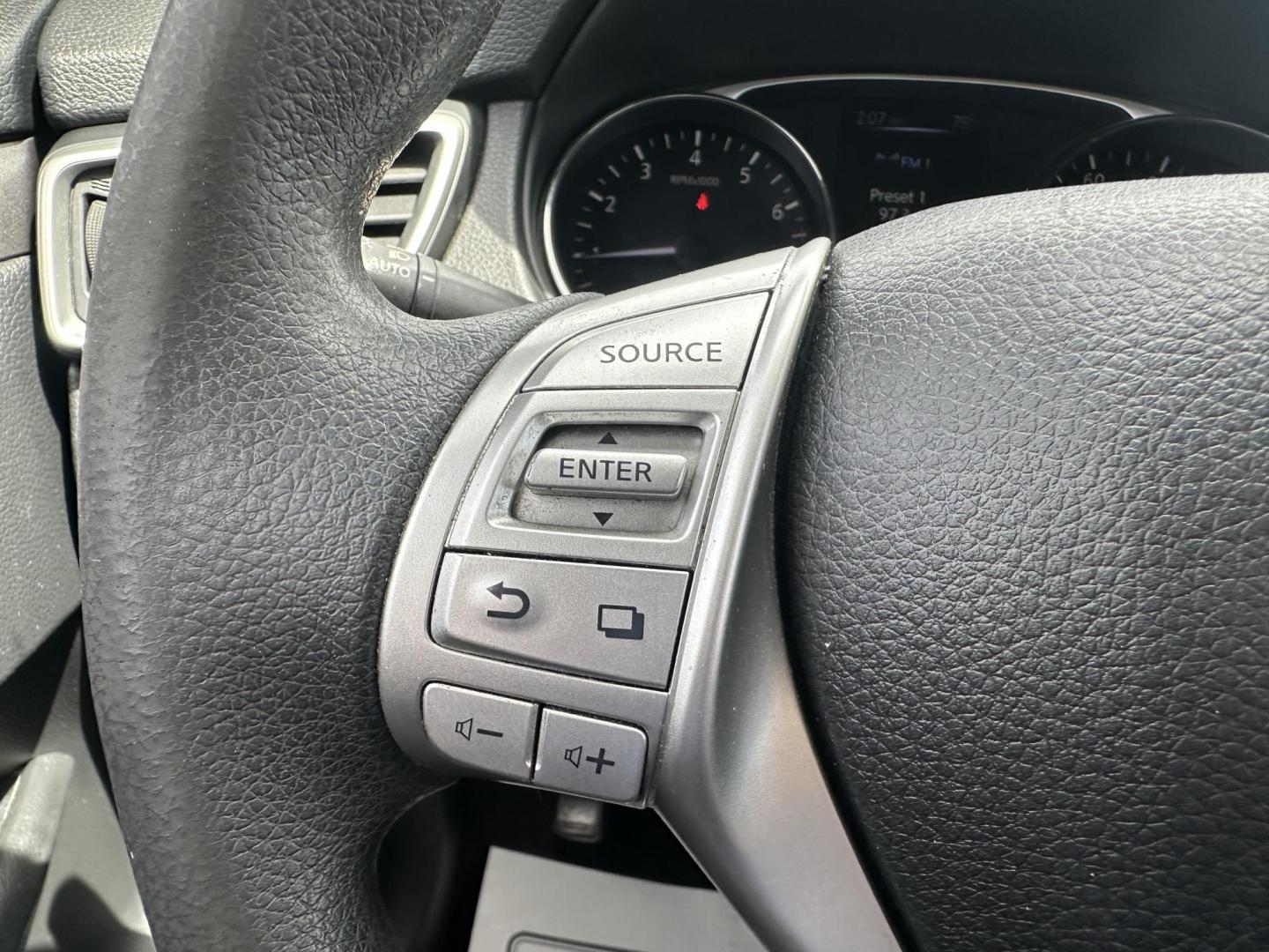 2015 SILVER Nissan Rogue S AWD (KNMAT2MV6FP) with an 2.5L L4 DOHC 16V engine, Continuously Variable Transmission transmission, located at 1254 Manheim Pike, Lancaster, PA, 17601, (717) 393-9133, 40.062870, -76.323273 - Photo#11