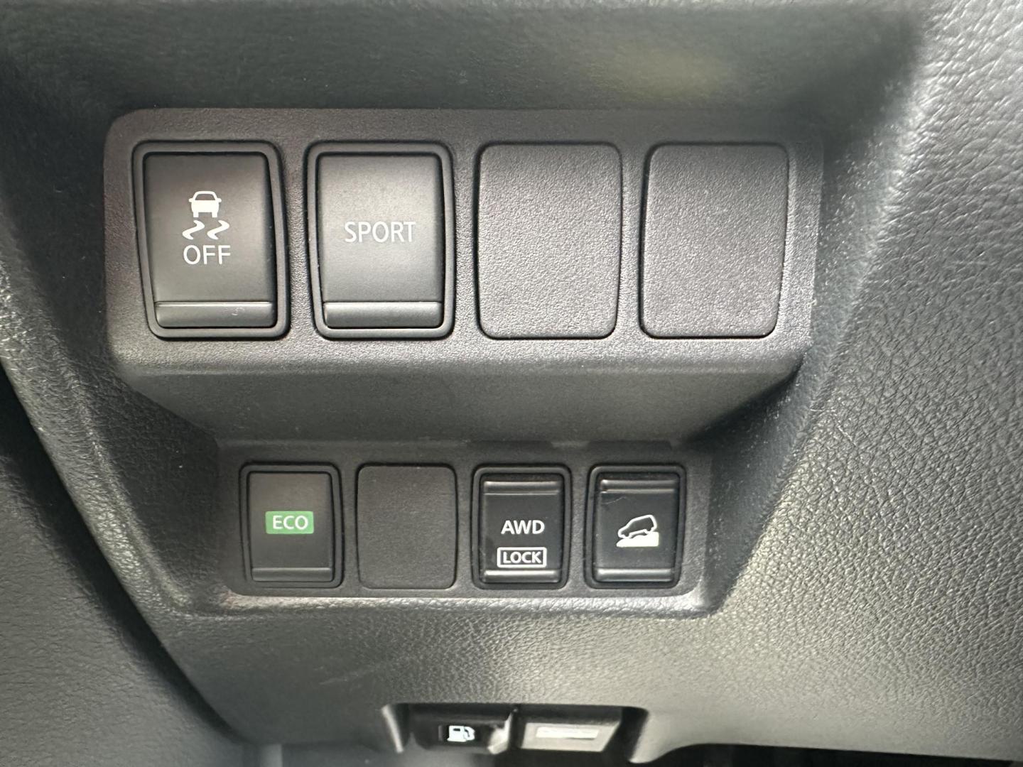 2015 SILVER Nissan Rogue S AWD (KNMAT2MV6FP) with an 2.5L L4 DOHC 16V engine, Continuously Variable Transmission transmission, located at 1254 Manheim Pike, Lancaster, PA, 17601, (717) 393-9133, 40.062870, -76.323273 - Photo#15