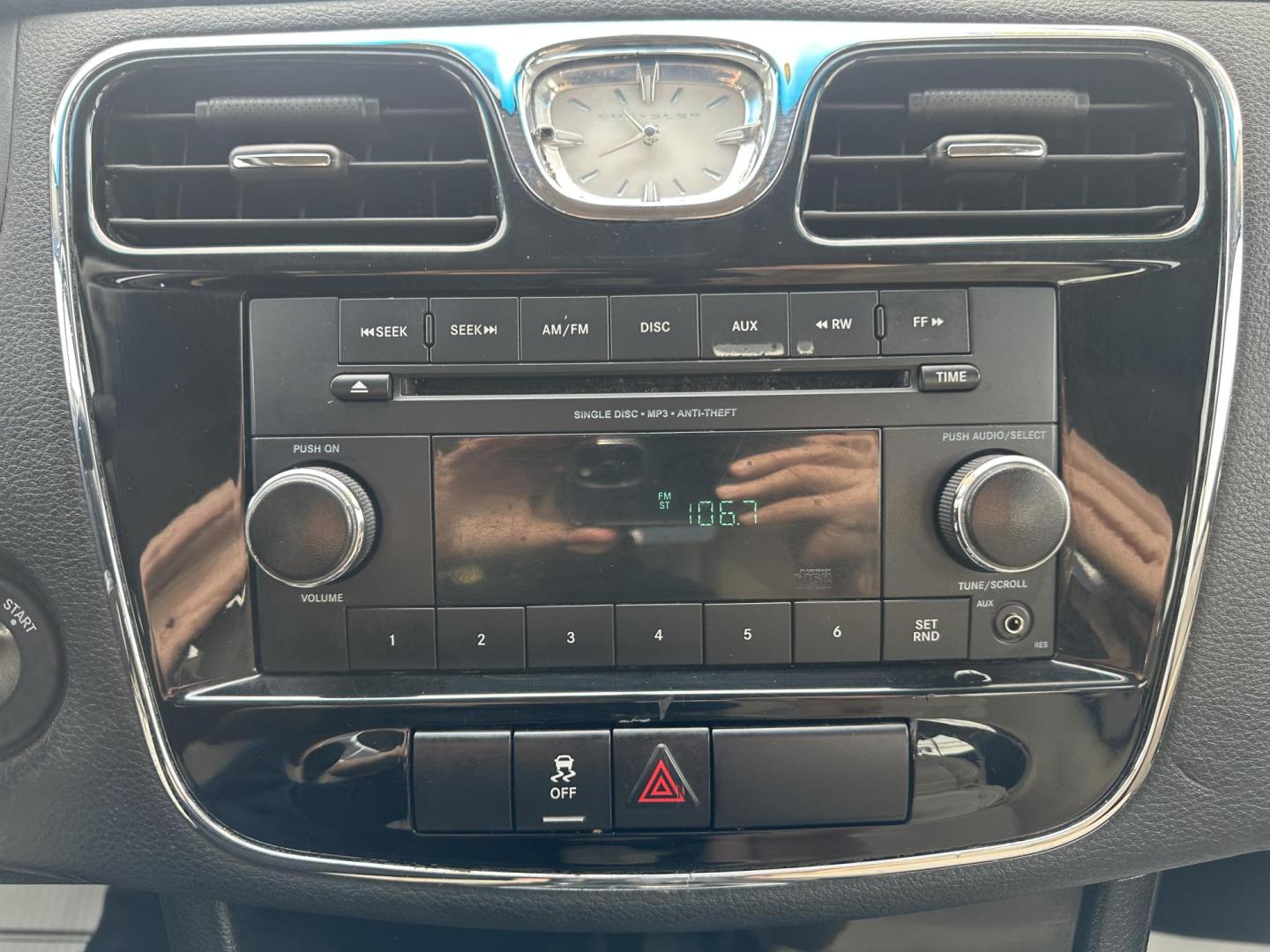 2013 GRAY Chrysler 200 LX (1C3CCBAB9DN) with an 2.4L L4 DOHC 16V engine, 6-Speed Automatic transmission, located at 1254 Manheim Pike, Lancaster, PA, 17601, (717) 393-9133, 40.062870, -76.323273 - Photo#18