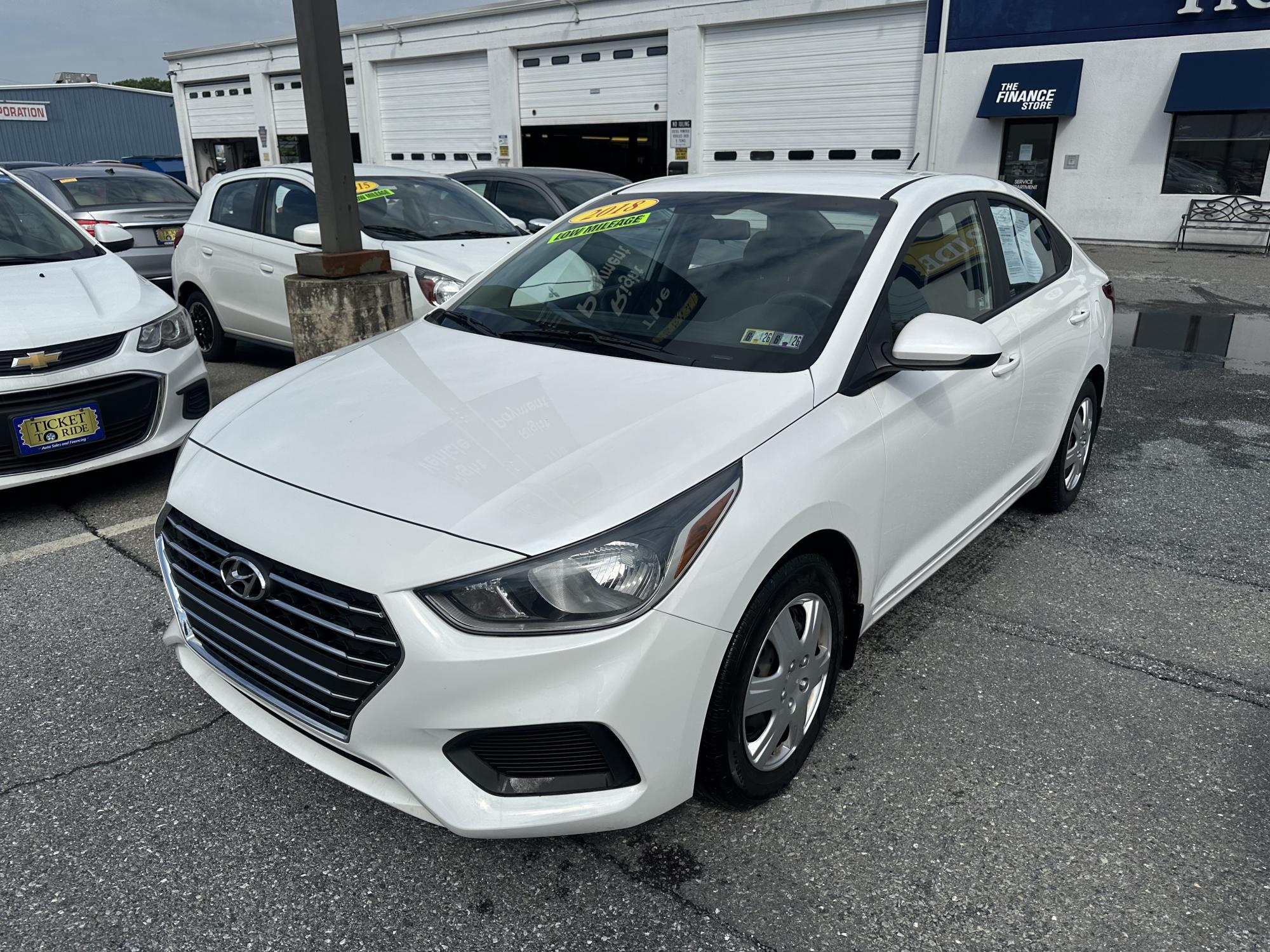 photo of 2018 Hyundai Accent SEL 4-Door 6A