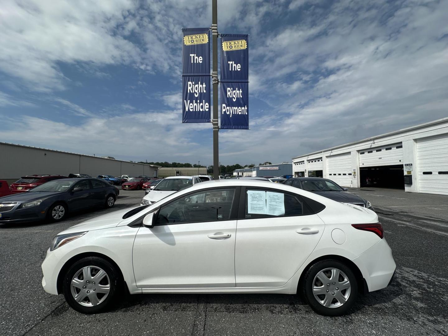 2018 WHITE Hyundai Accent SEL 4-Door 6A (3KPC24A34JE) with an 1.6L L4 DOHC 16V engine, 6A transmission, located at 1254 Manheim Pike, Lancaster, PA, 17601, (717) 393-9133, 40.062870, -76.323273 - Photo#5