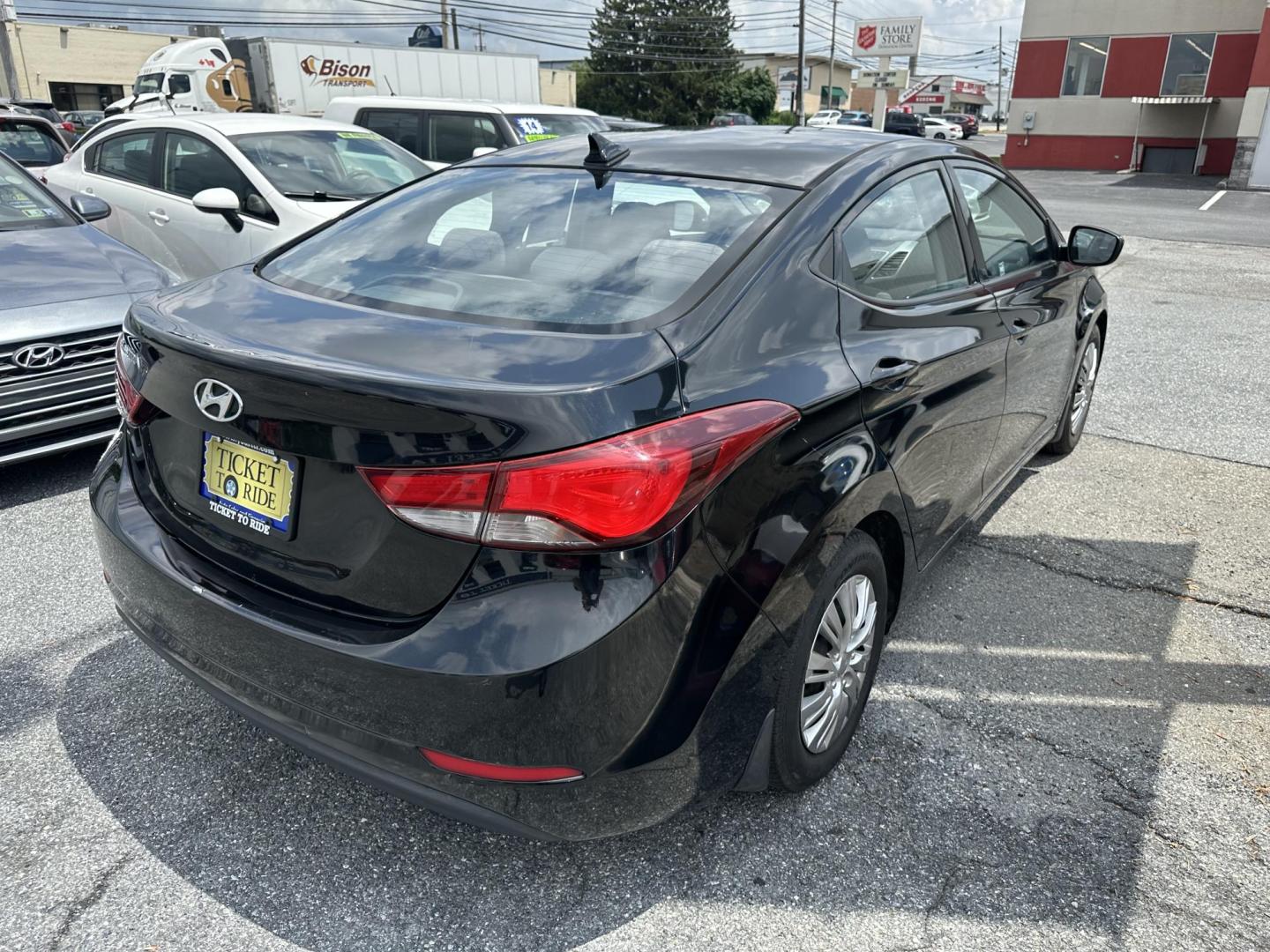 2016 BLACK Hyundai Elantra Limited (KMHDH4AE8GU) with an 1.8L L4 DOHC 16V engine, 6-Speed Automatic transmission, located at 1254 Manheim Pike, Lancaster, PA, 17601, (717) 393-9133, 40.062870, -76.323273 - Photo#4