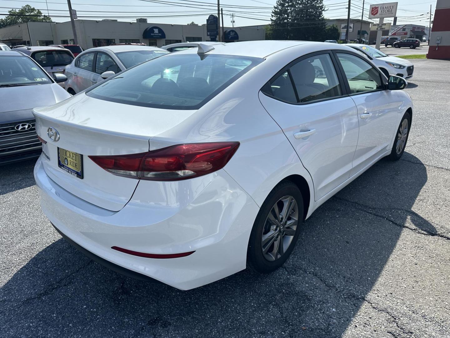 2018 WHITE Hyundai Elantra Limited (5NPD84LF0JH) with an 1.8L L4 DOHC 16V engine, 6A transmission, located at 1254 Manheim Pike, Lancaster, PA, 17601, (717) 393-9133, 40.062870, -76.323273 - Photo#4