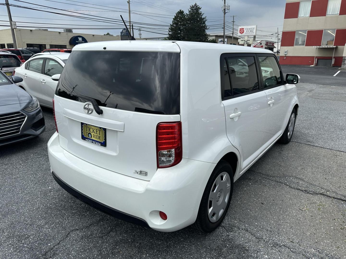 2014 WHITE Scion xB 5-Door Wagon 5-Spd MT (JTLZE4FE5EJ) with an 2.4L L4 DOHC 16V engine, 5-Speed Manual transmission, located at 1254 Manheim Pike, Lancaster, PA, 17601, (717) 393-9133, 40.062870, -76.323273 - Photo#3