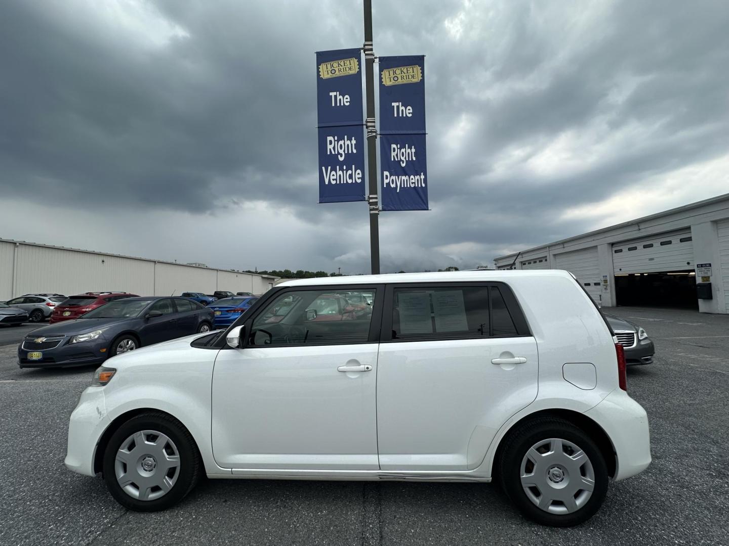 2014 WHITE Scion xB 5-Door Wagon 5-Spd MT (JTLZE4FE5EJ) with an 2.4L L4 DOHC 16V engine, 5-Speed Manual transmission, located at 1254 Manheim Pike, Lancaster, PA, 17601, (717) 393-9133, 40.062870, -76.323273 - Photo#4