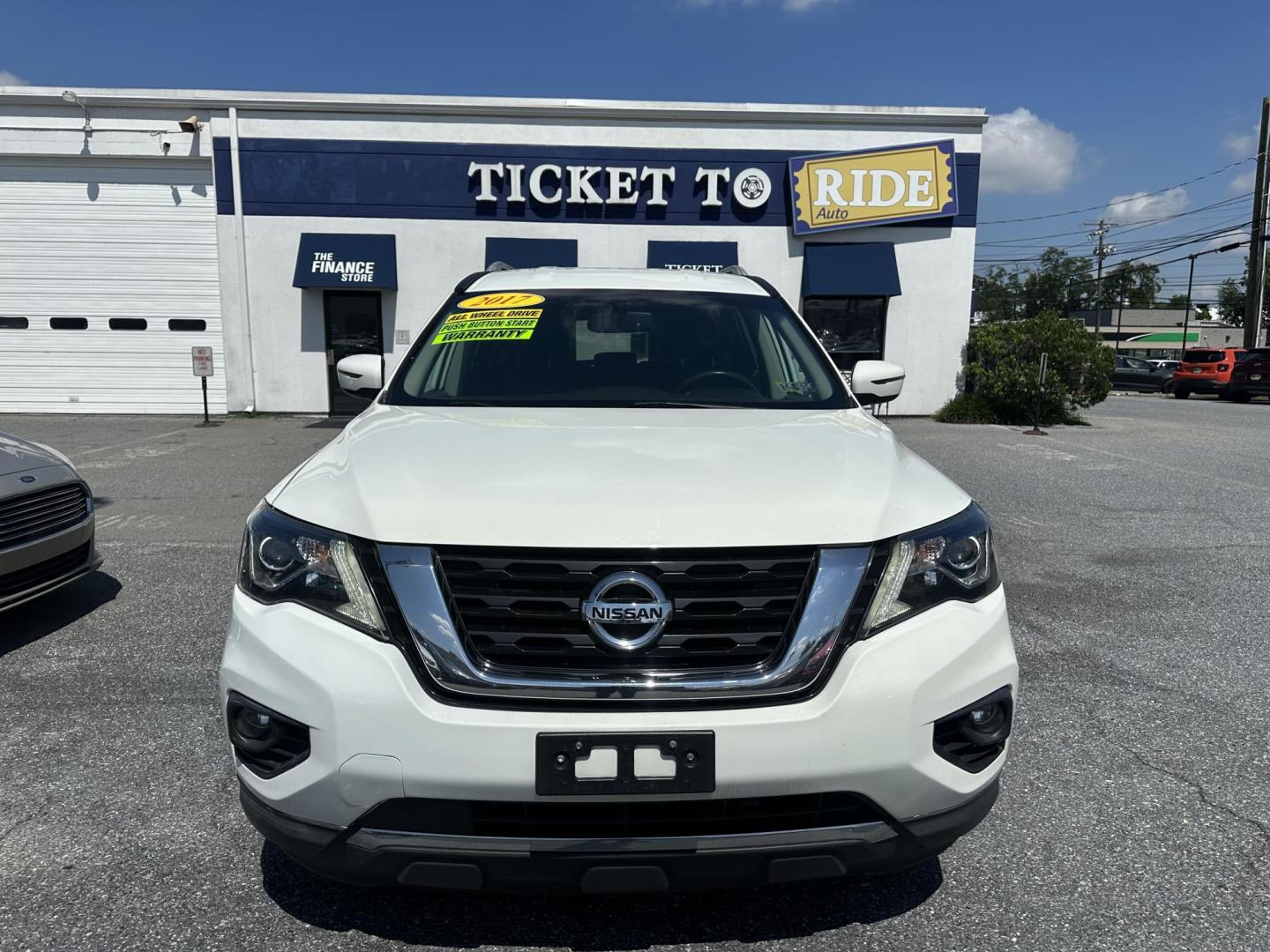 2017 WHITE Nissan Pathfinder Platinum 4WD (5N1DR2MM4HC) with an 3.5L V6 DOHC 24V engine, CVT transmission, located at 1254 Manheim Pike, Lancaster, PA, 17601, (717) 393-9133, 40.062870, -76.323273 - Photo#1
