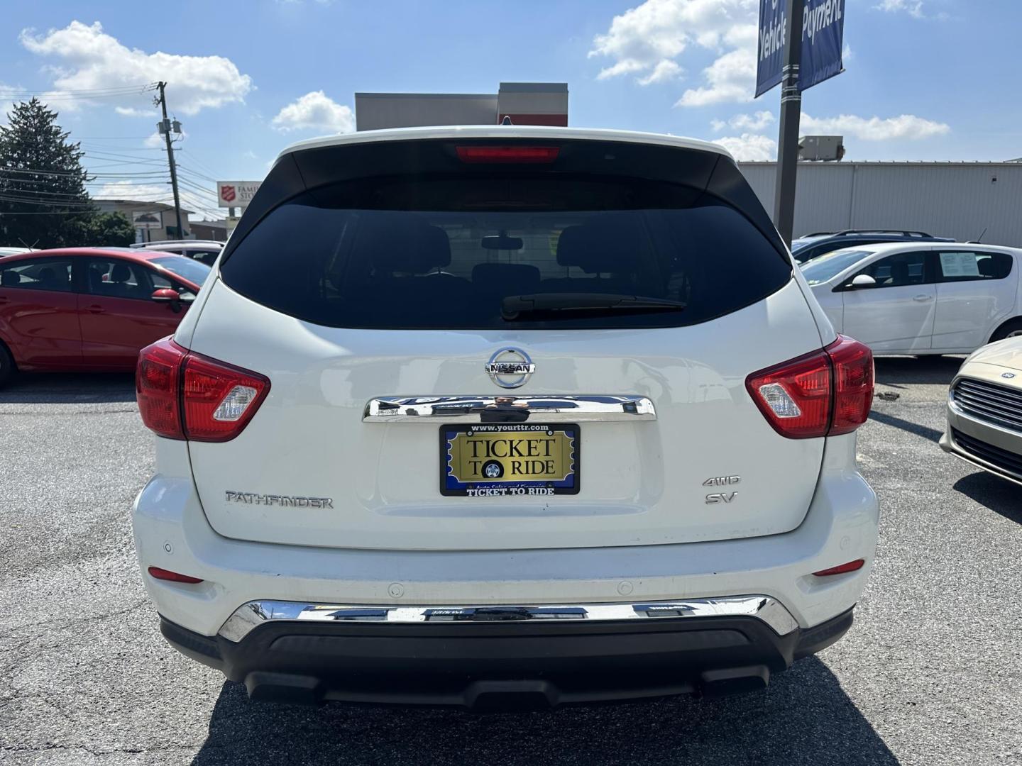 2017 WHITE Nissan Pathfinder Platinum 4WD (5N1DR2MM4HC) with an 3.5L V6 DOHC 24V engine, CVT transmission, located at 1254 Manheim Pike, Lancaster, PA, 17601, (717) 393-9133, 40.062870, -76.323273 - Photo#5